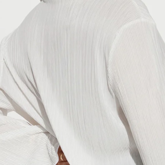 Fashion Nova Sydney Tie Front long Sleeve - Picture 7 of 8